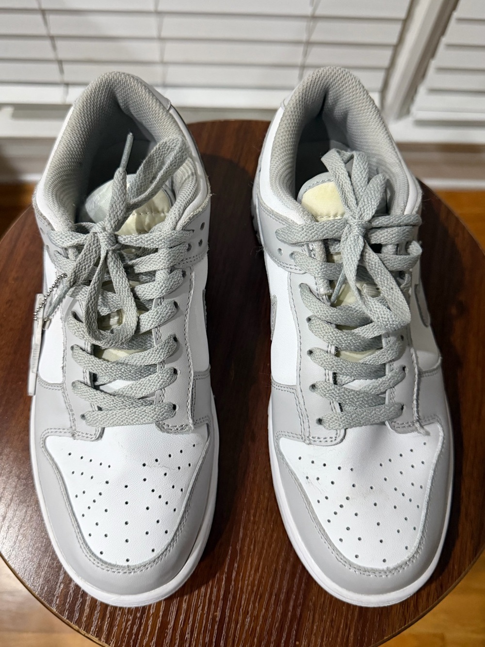 Used Nike Dunk Low Sneakers Size 8.5 🩶🤍 Unisex For Women’s Or Men’s! 🎊